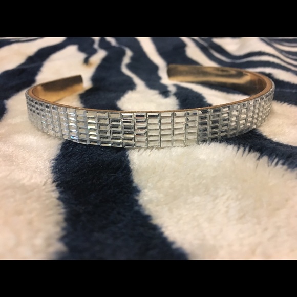 Headband Never Worn - Picture 3 of 6